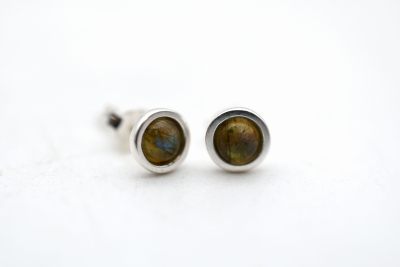 Labradorit Ohrstecker rund mit Silberrand