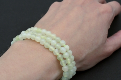 Serpentin hell (China-Jade) Kugelarmband 6 mm