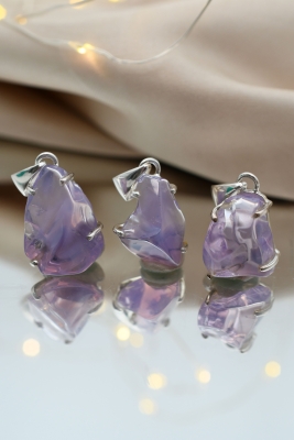 Lavender quartz pendant