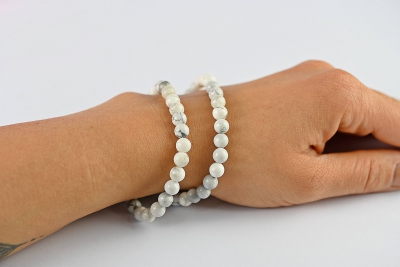 Magnesite bead bracelet 6 mm