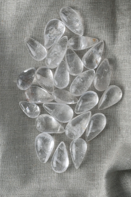 Bergkristall Drop Shape ungebohrt