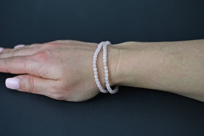 Rosenquarz Kugelarmband facettiert 4 mm