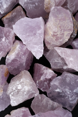 Lavendelquarz Rohsteine