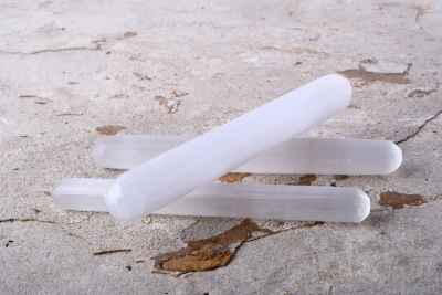 Selenit wei� Massagest�be rund