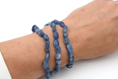 Kyanith blau Trommelstein Armband
