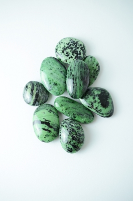 Zoisite palm stones
