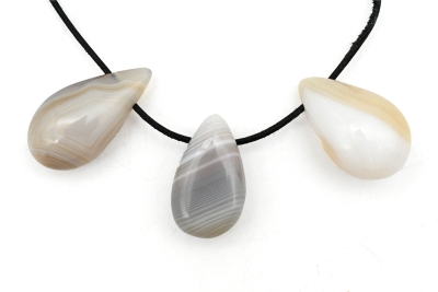 Achat grau geb�ndert Drop Shape gebohrt 5-er Set