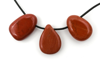 Jaspis rot Trommelstein flach gebohrt 5-er Set