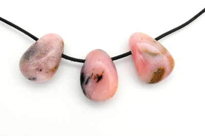 Opal pink Trommelsteine flach gebohrt 3-er Set