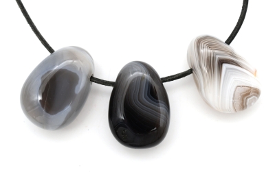 Botswana Achat Trommelstein flach gebohrt 3-er Set