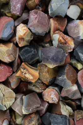 Polychrom Jaspis�Rohsteine