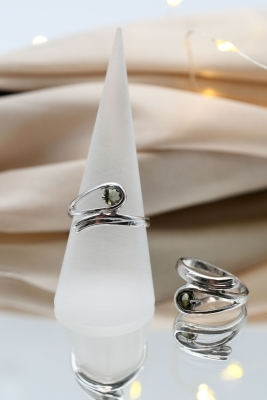 Moldavit Ring Brilliant-Schliff