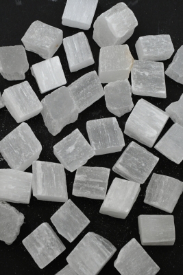 Selenit Rohst�cke weiss klein