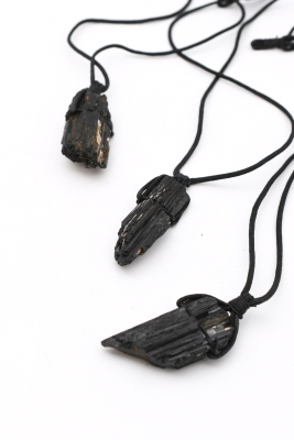 Sch�rl Anh�nger gebohrt mit Band