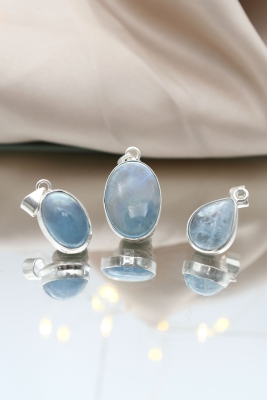 Aquamarine pendant (price per gram)