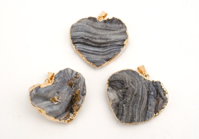 Chalcedon Herz Anh�nger galvanisiert goldfarben