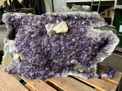 Amethyst Drusenst�ck XXL 225 kg