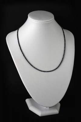 Spinell schwarz bedampft Kette facettiert