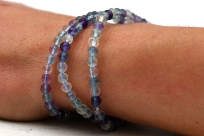 Regenbogenfluorit Kugelarmband facettiert 4 mm