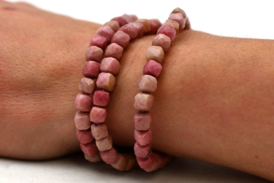 Rhodonit hell W�rfel Armband facettiert 6 mm