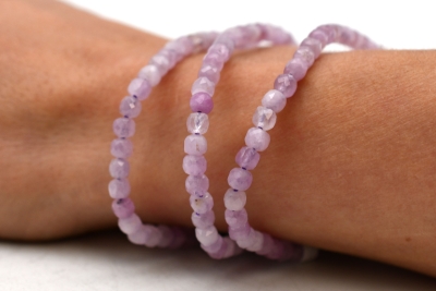 Kunzit Extra-Qualit�t W�rfel Armband facettiert 4 mm