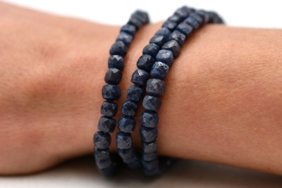 Sapphire Cube Bracelet faceted 4 mm