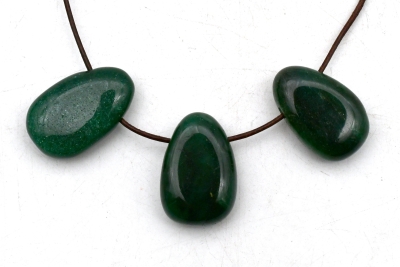 Fuchsit Trommelstein flach gebohrt 5-er Set