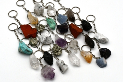 26 Keychains Rough Stone Mix