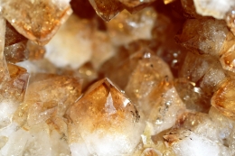 Citrin (gebrannter Amethyst) Drusen ab 15 kg