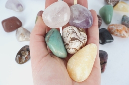 Crystal Konfetti - Trommelstein mix natur