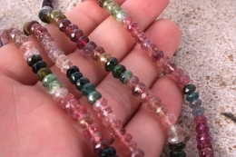 Turmalin Buttons facettiert Multi Strang