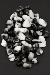 Turmalinquarz Trommelsteine A2-Qualit�t hell