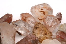 Bergkristall mit Eisen Roh (H�matoid)