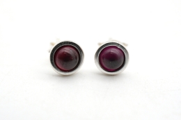 Granat Ohrstecker rund mit Silberrand