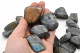 Labradorit Trommelsteine