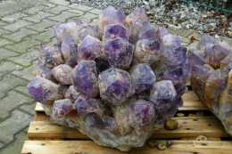 Amethyst Cluster Big Crystals 85 kg single piece