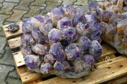 Amethyst Cluster Big Crystals 85 kg single piece
