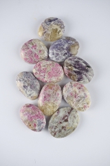 Turmalin in Lepidolith/Feldspat Seifensteine