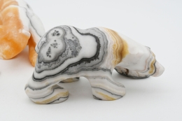 Aragonit mit Calcit B�r Gravur