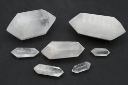 Clear quartz generator