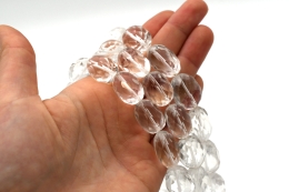 Bergkristall Trommelstein-Strang facettiert