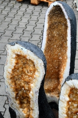 SOLD: Citrine (burnt) Druses Lot 419 kg netto