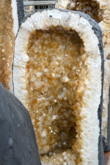 SOLD: Citrine (burnt) Druses Lot 419 kg netto