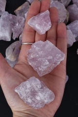 Lavendelquarz Rohsteine