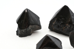 Black turmaline Sch�rl Points half polished