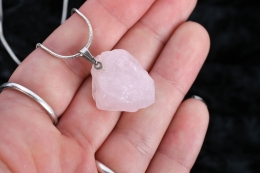 Rosenquarz Rohstein Anh�nger
