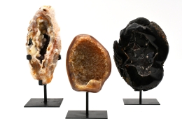 Achat mit Drusen auf Metallst�nder ab ca. 1,5 kg