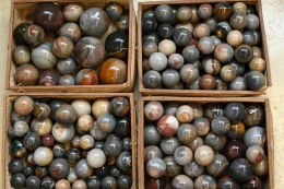 20.07. Polychrom Jaspis Kugeln B-Qualit�t 58 kg Lot