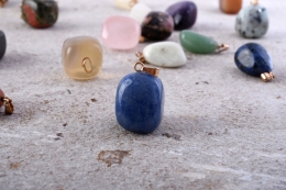 Trommelsteinanh�nger Box