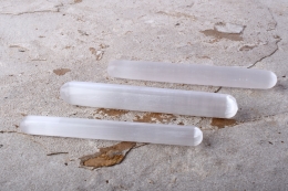 Selenit wei� Massagest�be rund